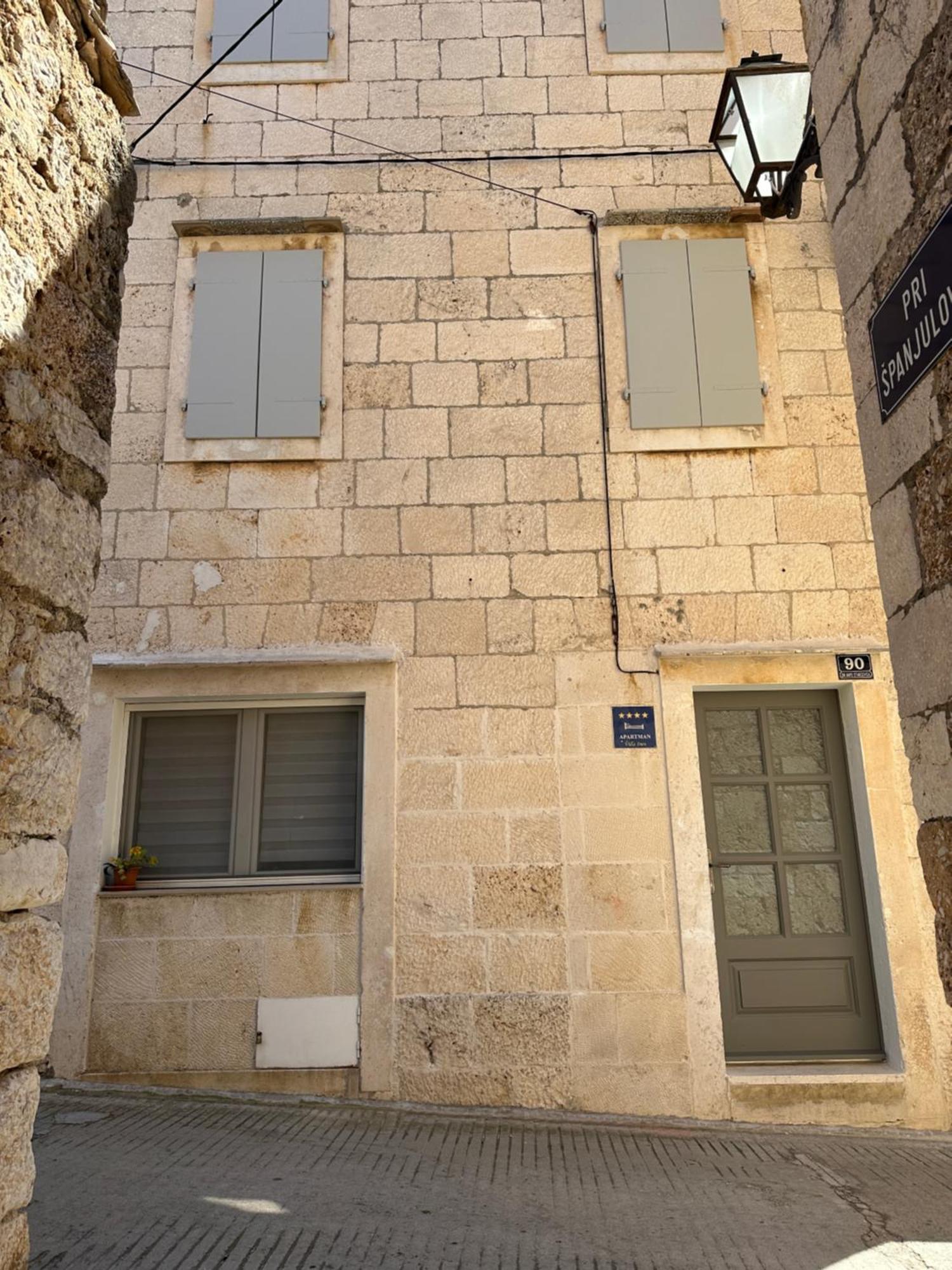 Villa Ines Komiza Exterior photo